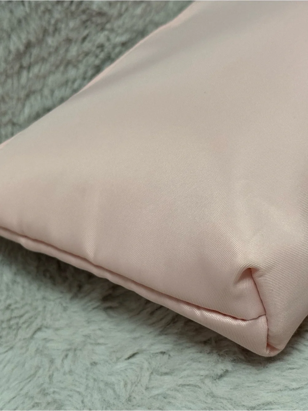 The Unbranded Brand soft pink